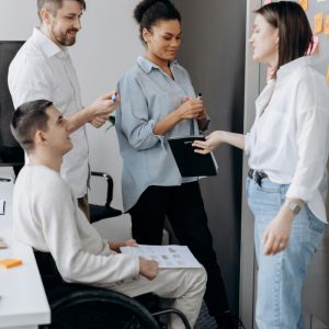 Empowering Employees in a Commercial Business - Using AI