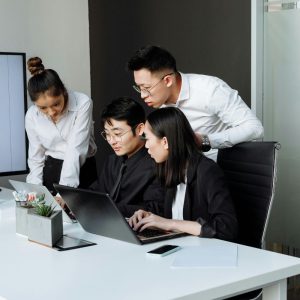 Managing a Project Efficiently - Using AI